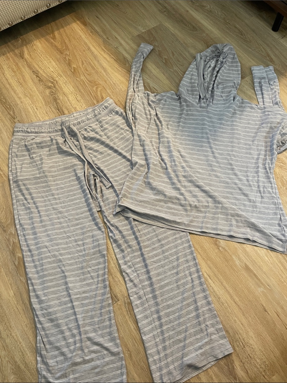 Striped Gray Women's Hooded Loungewear Set - Cozy Lounge Top & Drawstring Pants